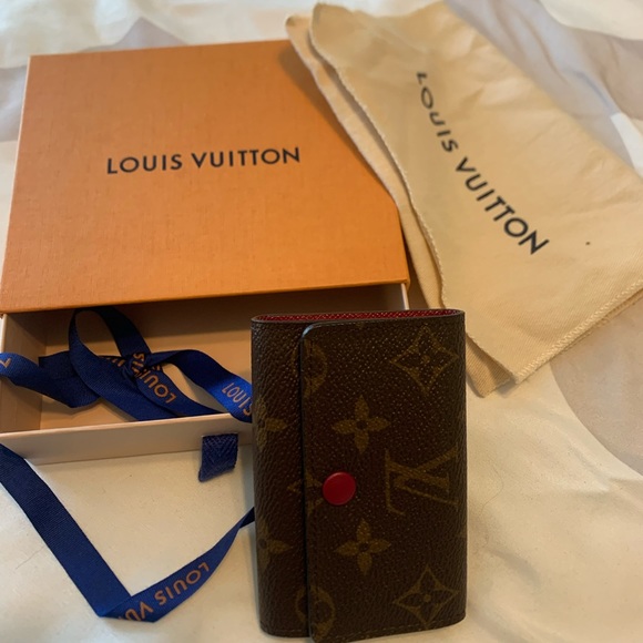 Louis Vuitton key holder - Picture 2 of 4